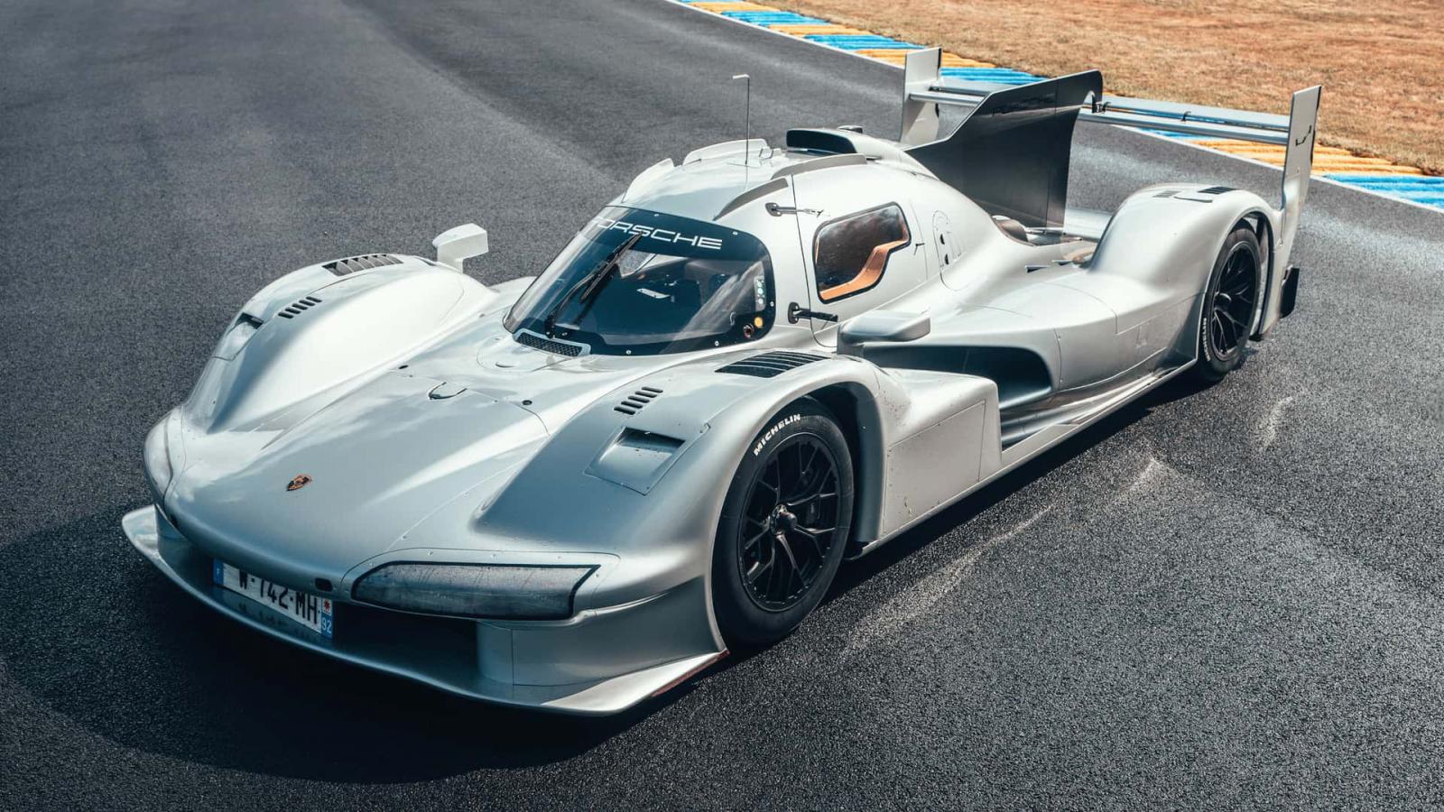 Porsche 963 RSP: Πρεμιέρα με αγωνιστικές καταβολές αλλά για το δρόμο